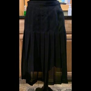 Sophisticated Black Pleated Skirt